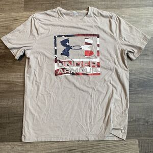 Under Armour Heat Gear T Shirt Mens Large Gray USA Flag Print Short Sleeve